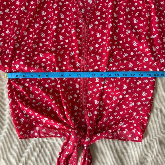 Max Studio Red Floral Tie Waist Angel Sleeve Kimono Style Blouse Size Large - Picture 9 of 11